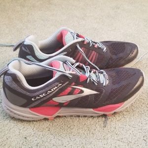 Brooks Cascadia 11 size 10